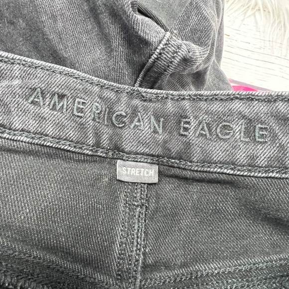 |•AMERICAN EAGLE•| Black Mom Jean Stretch Denim Size 6 - Picture 4 of 6